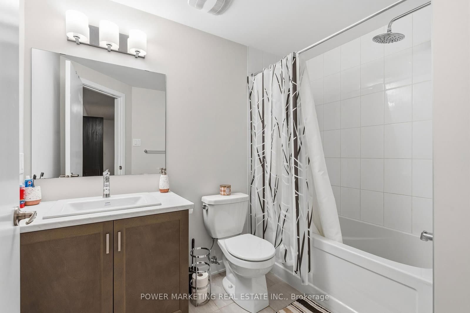 129 Hackamore Crescent thumbnail 28