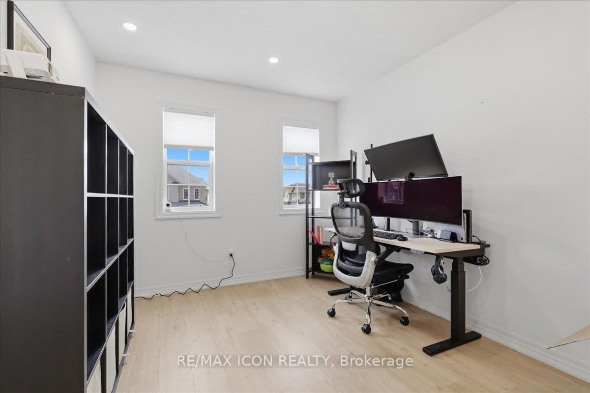 275 Falconridge Drive thumbnail 22