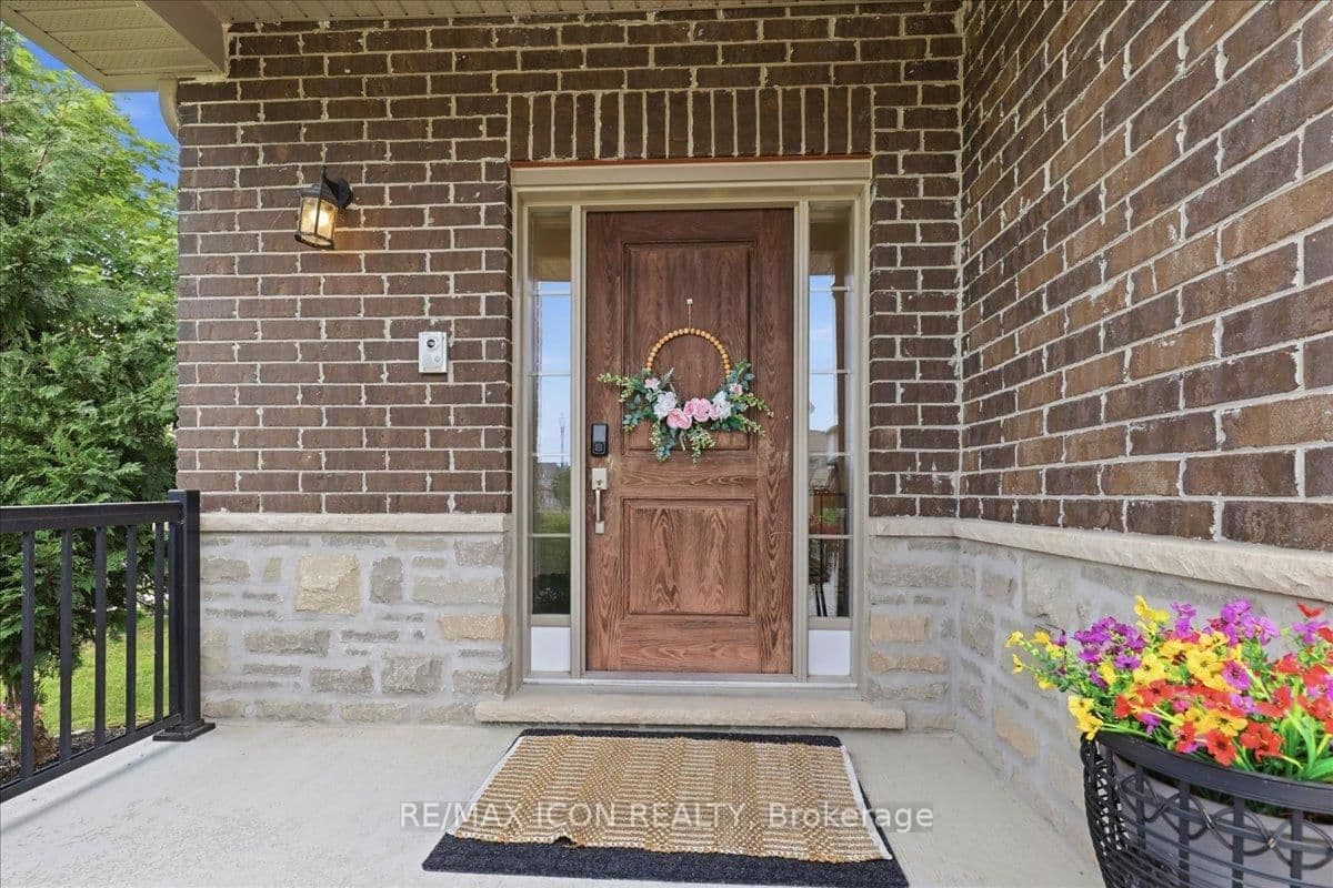 275 Falconridge Drive thumbnail 6