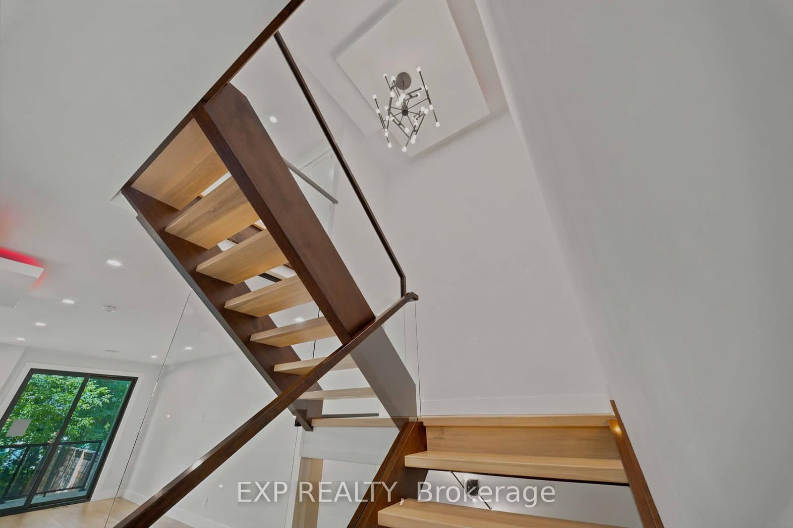 375 Madison Avenue, Unit B thumbnail 13
