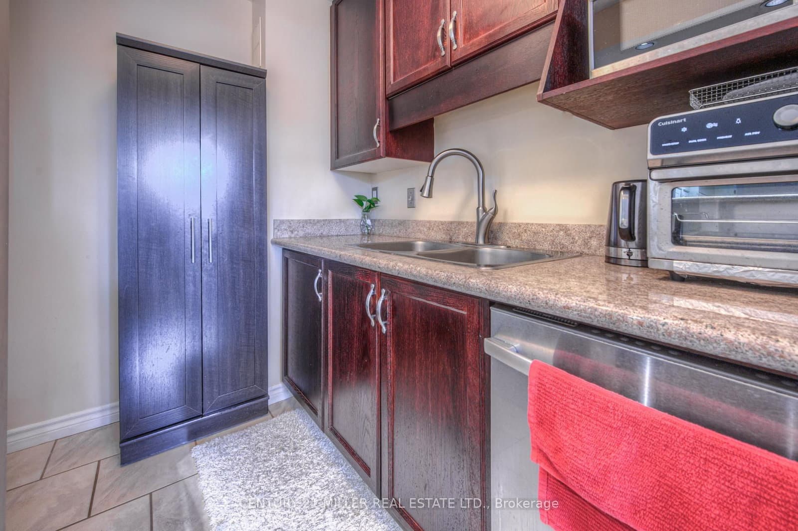 793 Colborne Street E, Unit 110 thumbnail 10