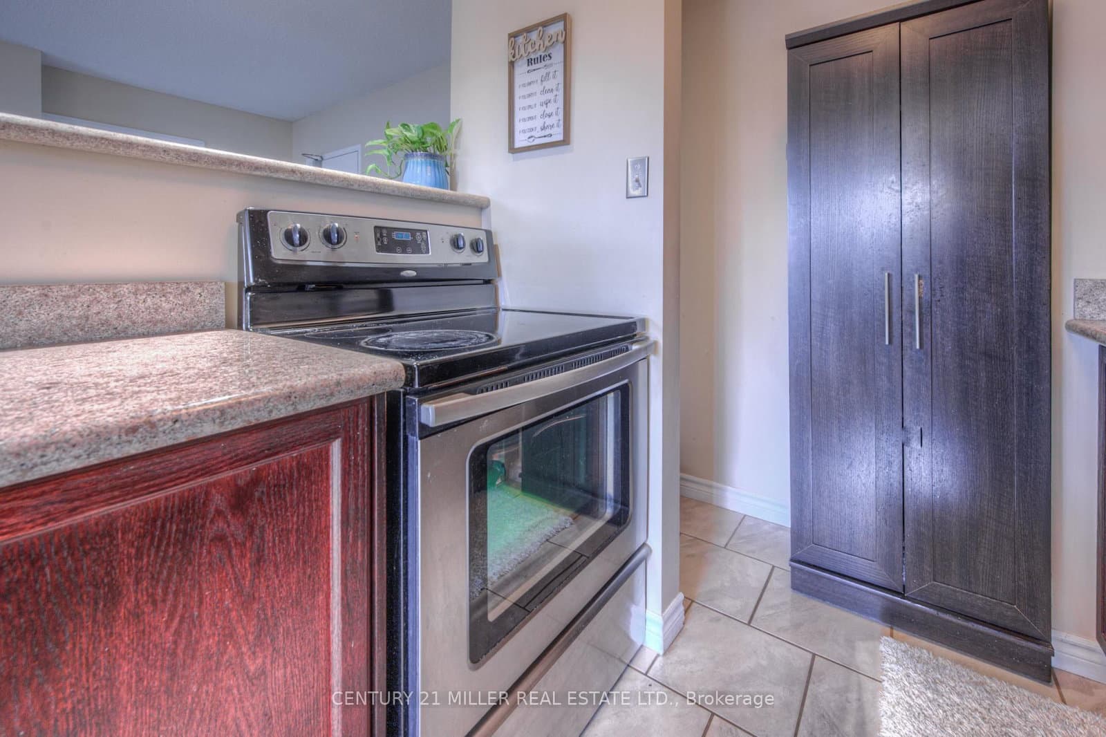 793 Colborne Street E, Unit 110 thumbnail 11