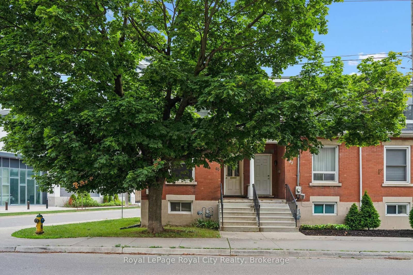 90 Neeve Street thumbnail 2