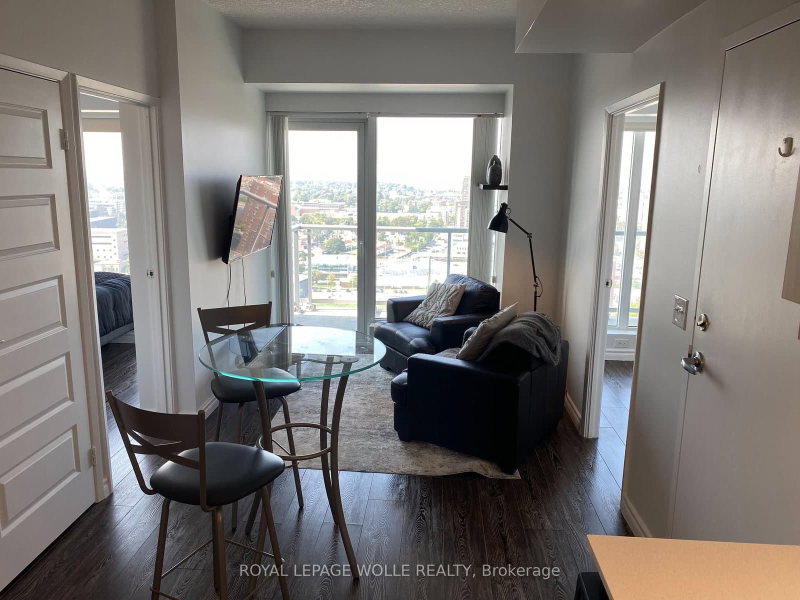 158 King Street N, Unit 2504 thumbnail 3