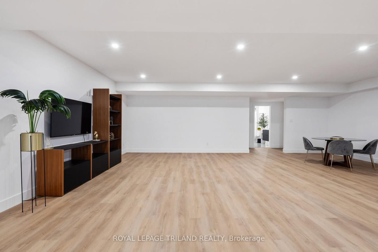 3455 Grand Oak Crossing thumbnail 32