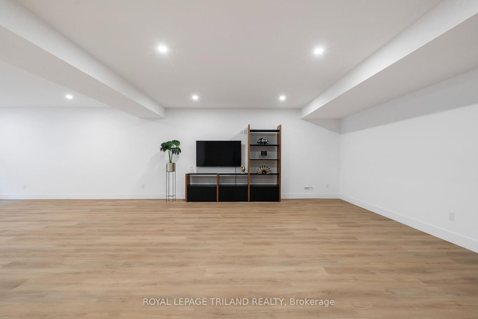 3455 Grand Oak Crossing thumbnail 34