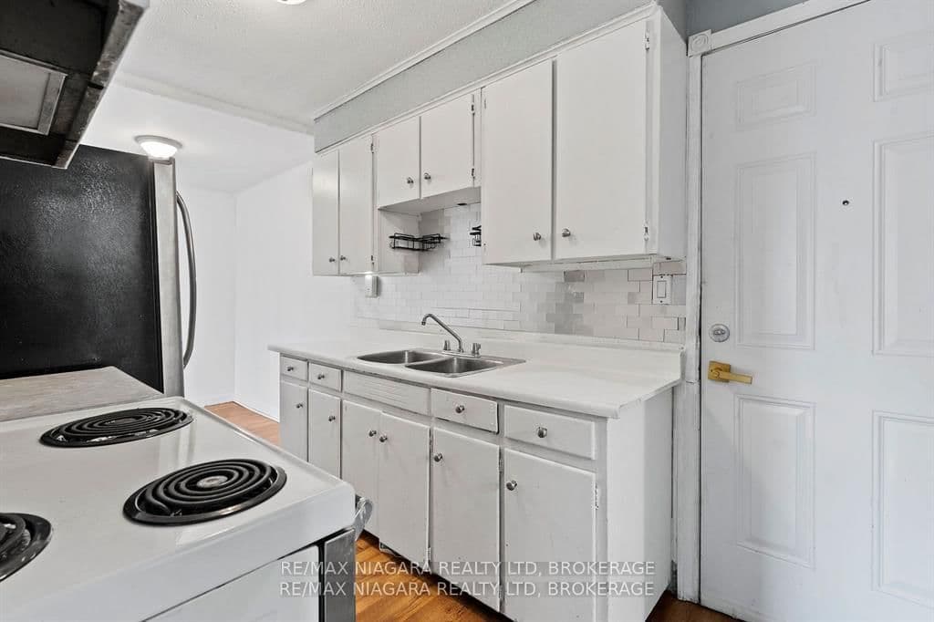 27 Main Street, Unit 2 thumbnail 3
