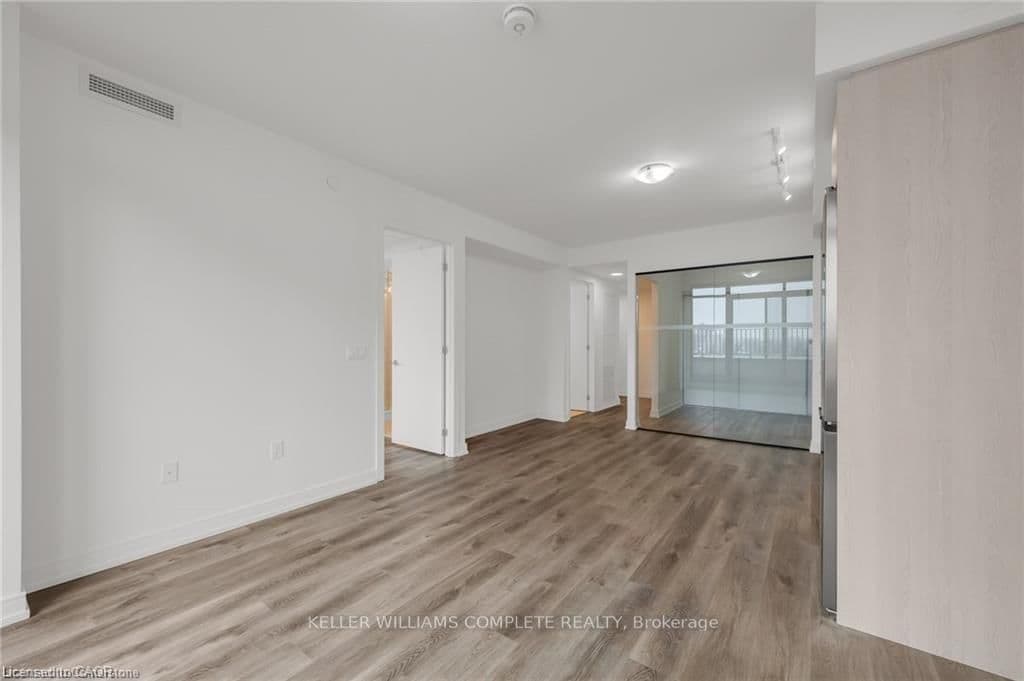 1 Jarvis Street, Unit 526 thumbnail 7