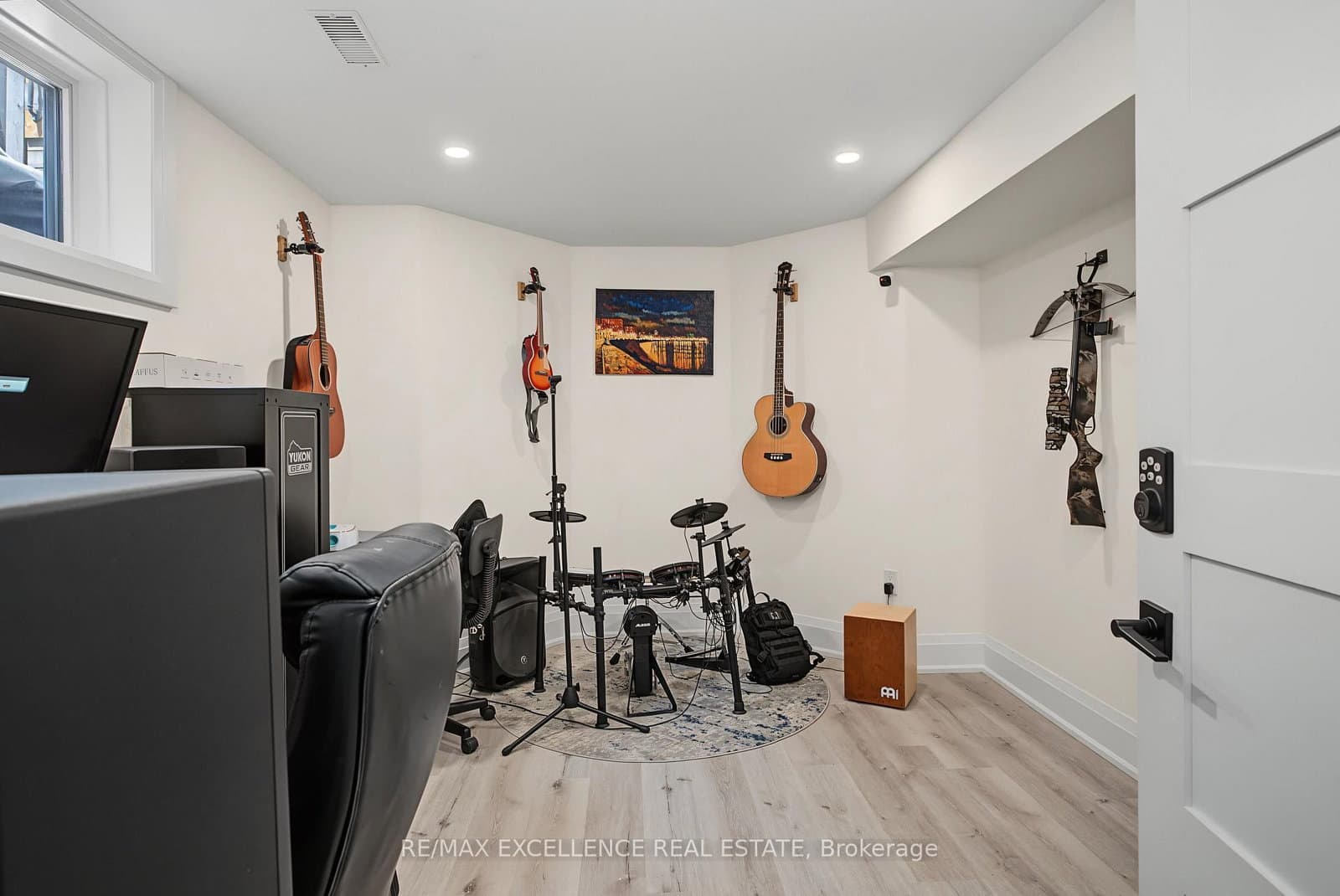 136 Johnston Avenue thumbnail 39