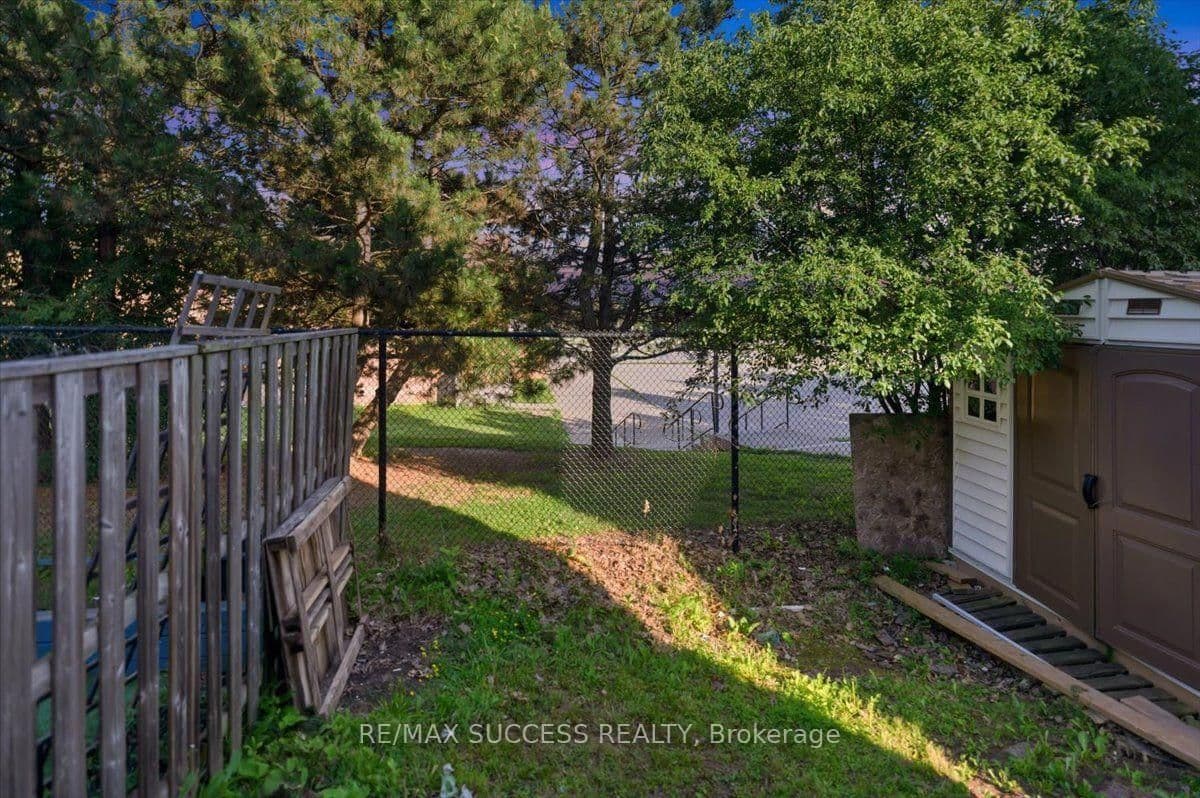 205 Nisbet Boulevard thumbnail 47