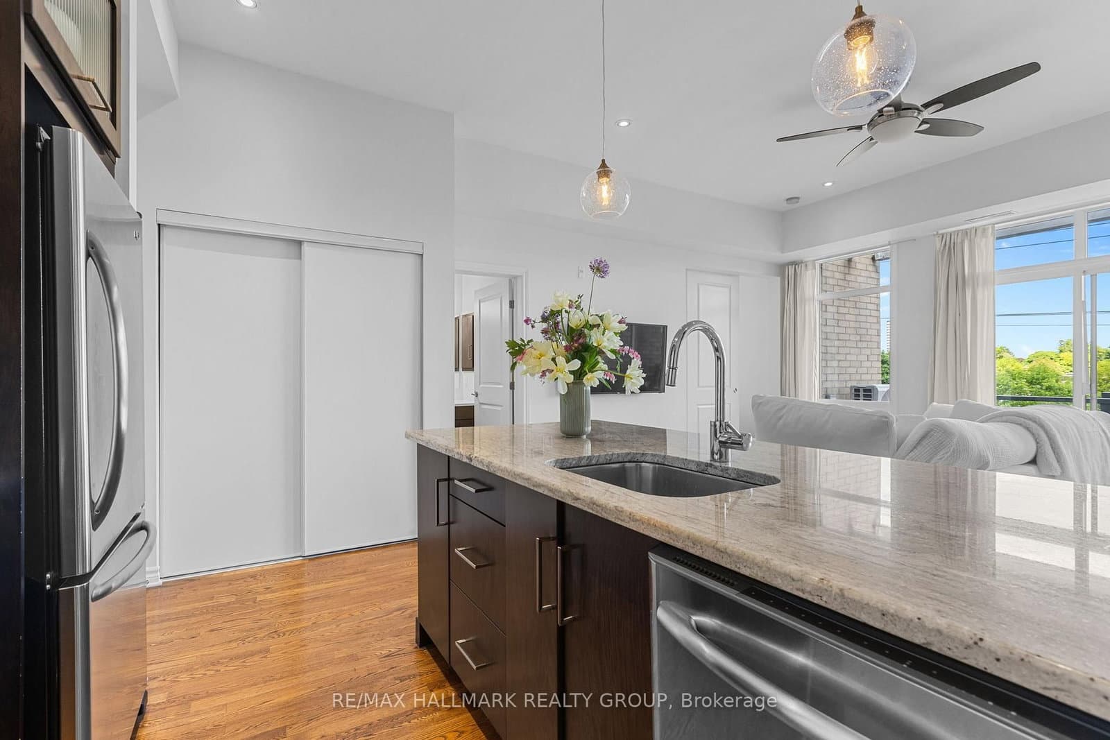 682 Churchill Avenue N, Unit 311 thumbnail 14