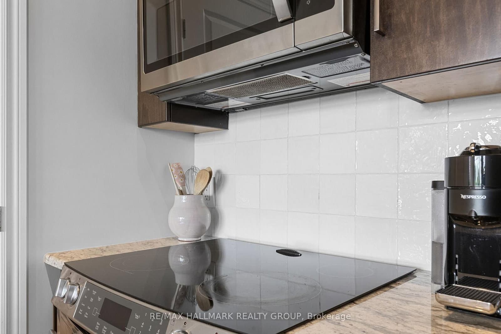 682 Churchill Avenue N, Unit 311 thumbnail 17