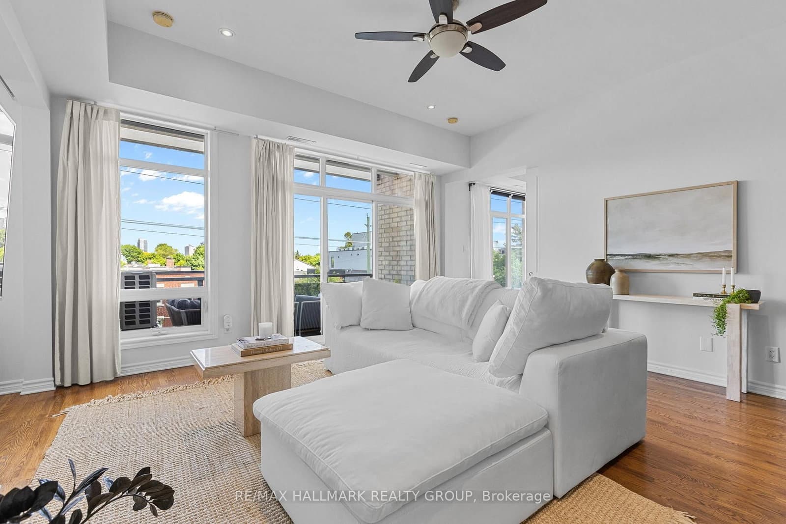 682 Churchill Avenue N, Unit 311 thumbnail 4