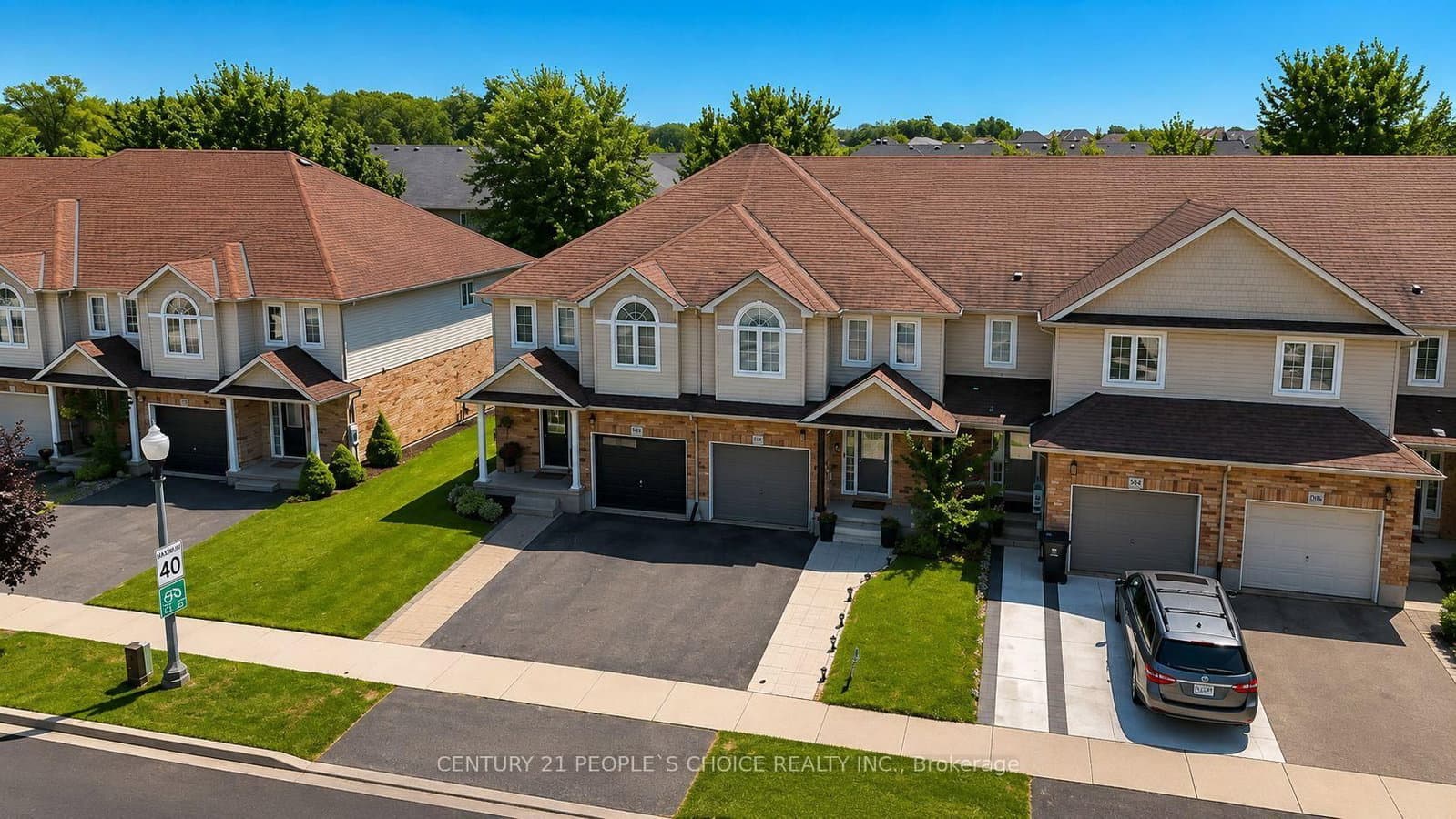 504 Doon Drive S thumbnail 2