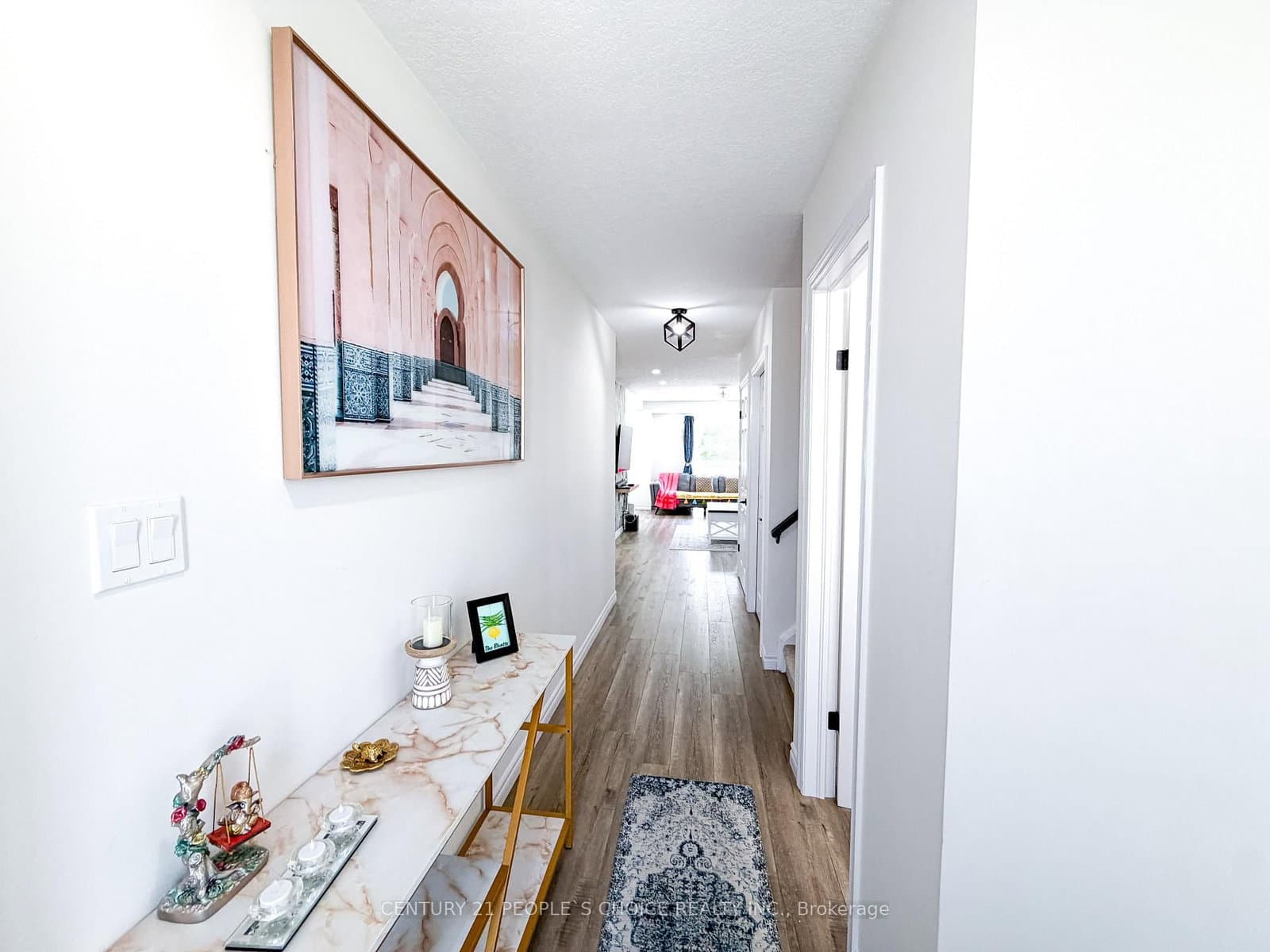 504 Doon Drive S thumbnail 4