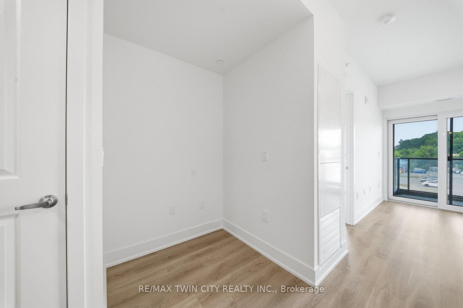 575 Conklin Road, Unit Unit #323 thumbnail 15