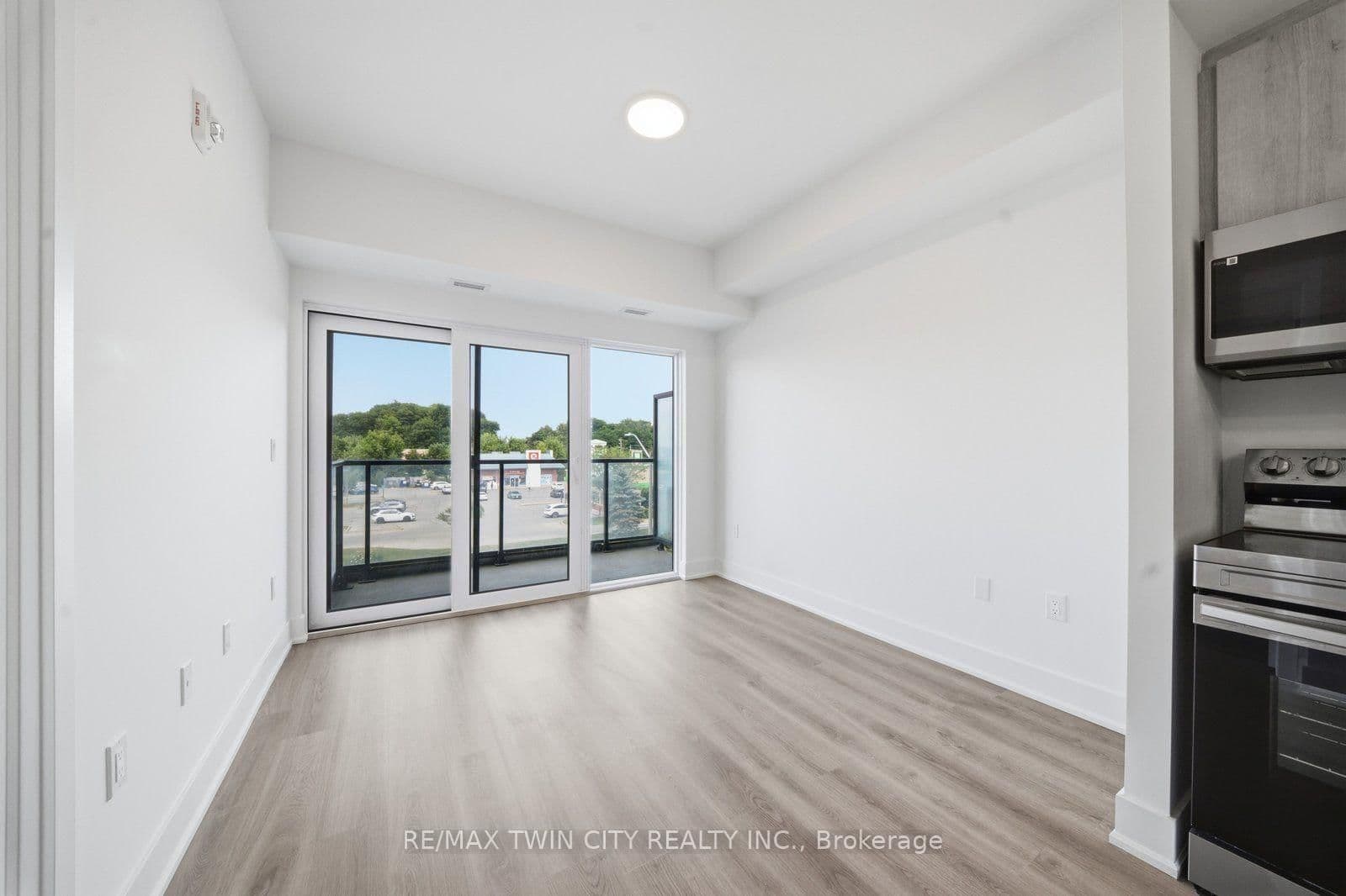 575 Conklin Road, Unit Unit #323 thumbnail 17