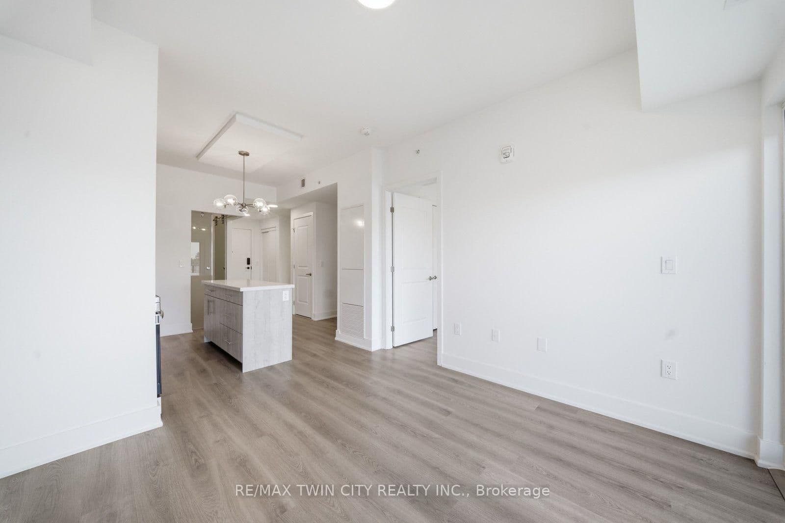 575 Conklin Road, Unit Unit #323 thumbnail 19