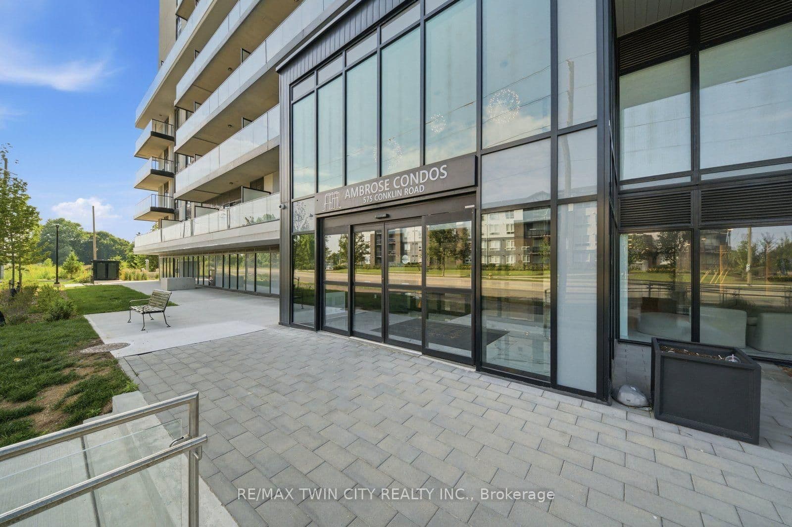 575 Conklin Road, Unit Unit #323 thumbnail 3
