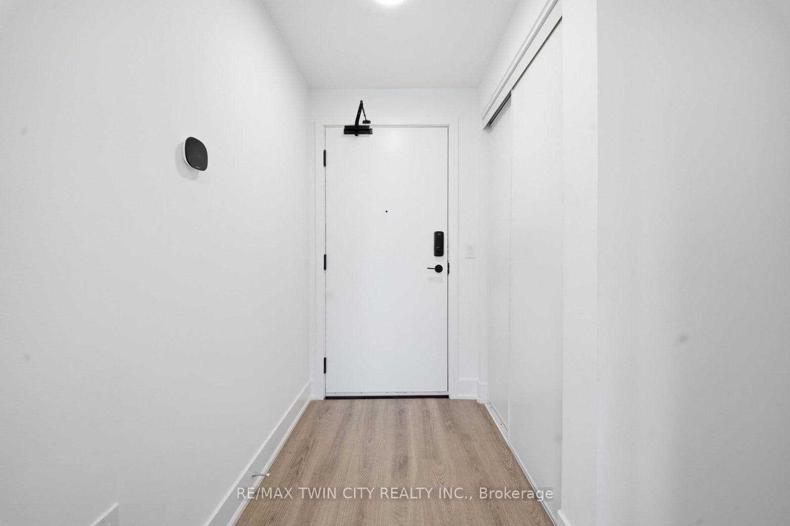 575 Conklin Road, Unit Unit #323 thumbnail 7