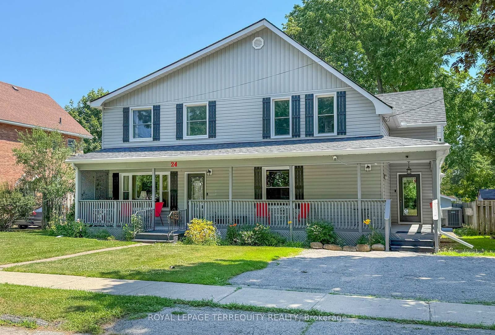 24 Simcoe Street - Image 1