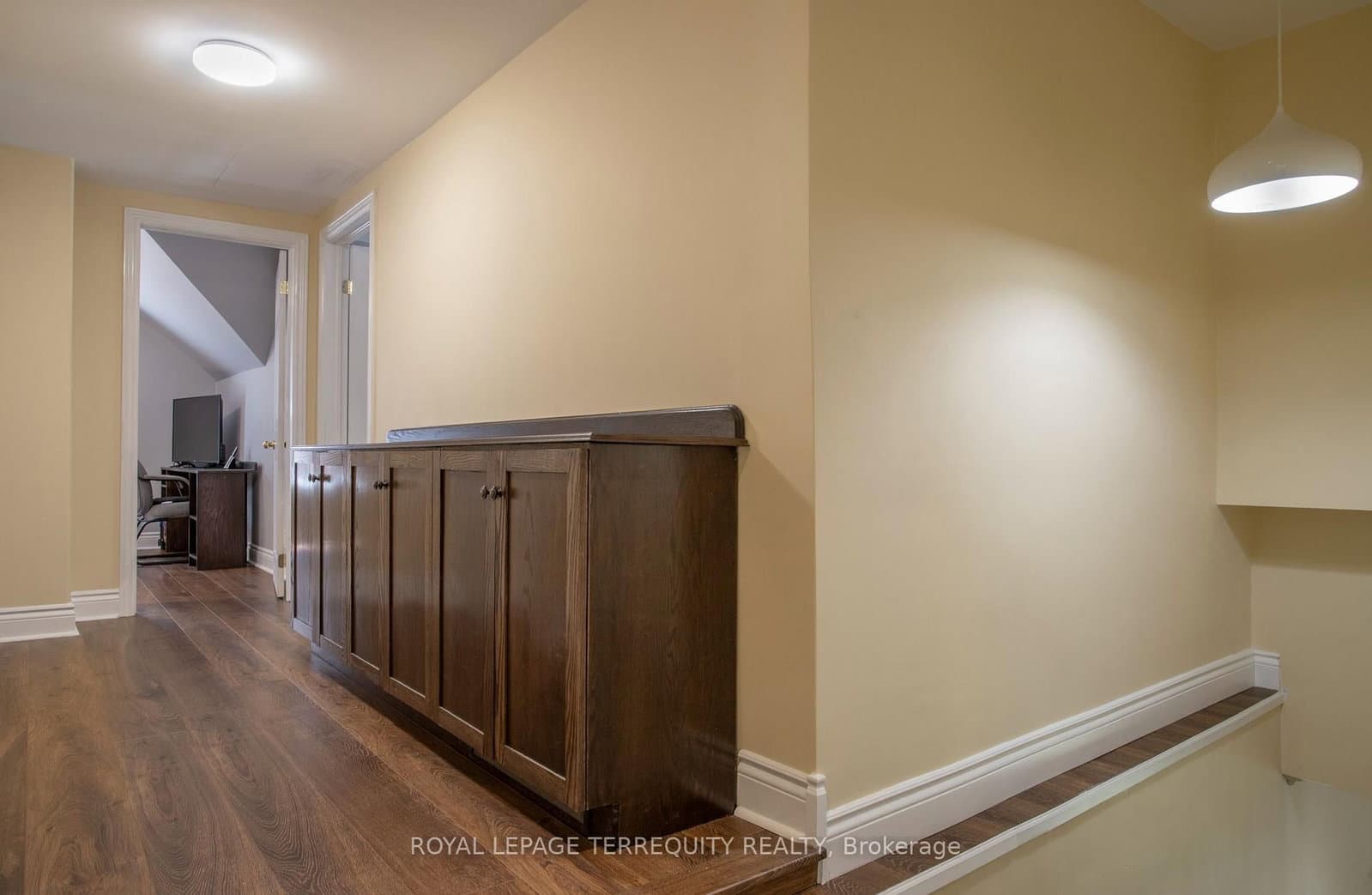 24 Simcoe Street thumbnail 19