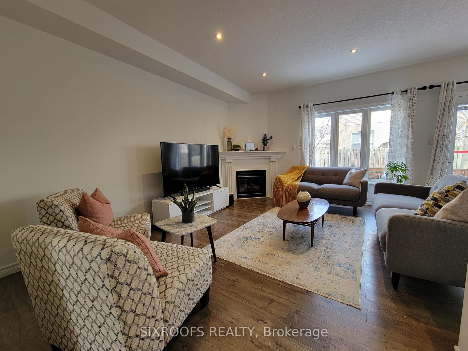 2089 Beaverbrook Avenue, Unit 12 thumbnail 5