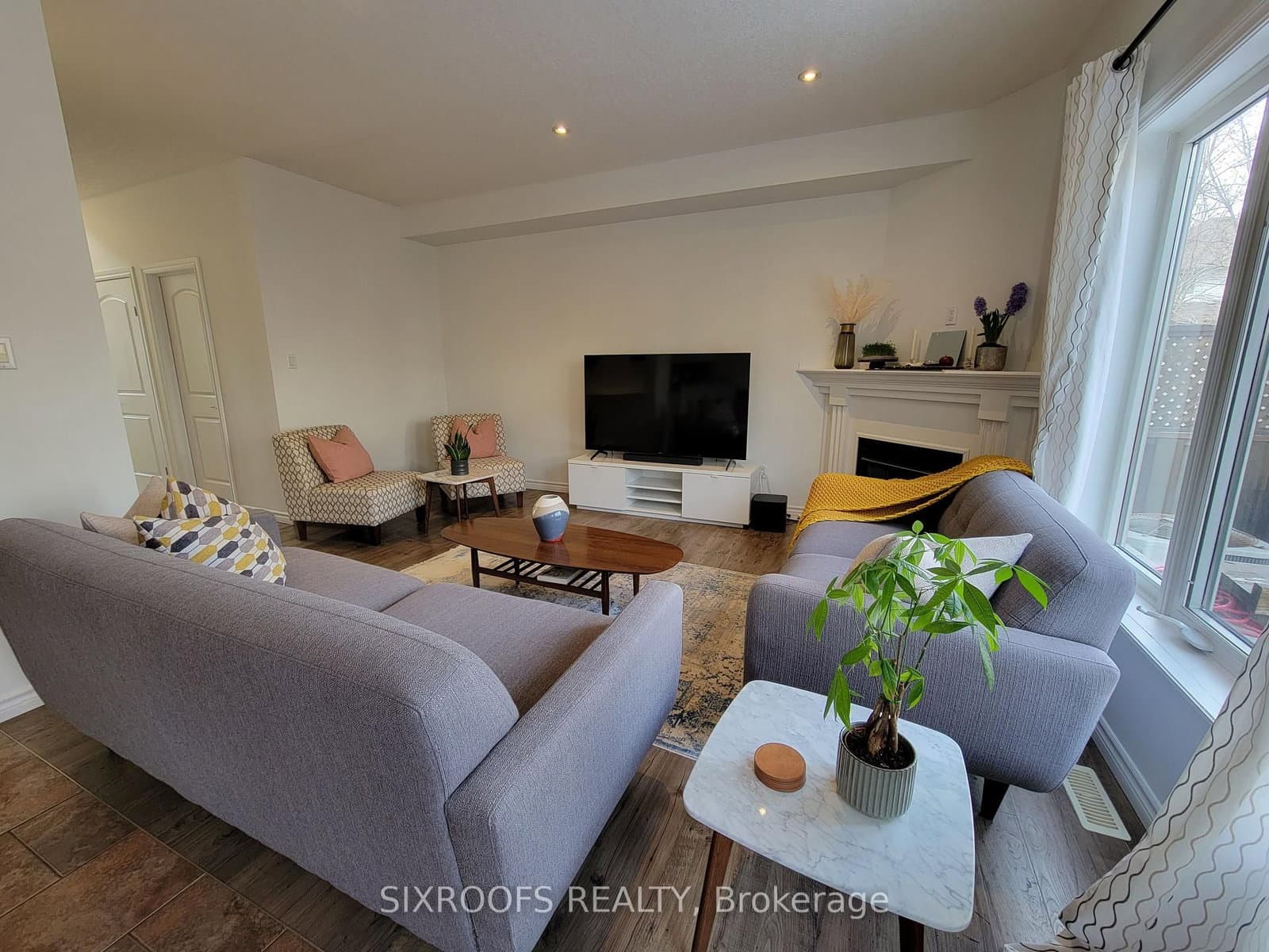 2089 Beaverbrook Avenue, Unit 12 thumbnail 8