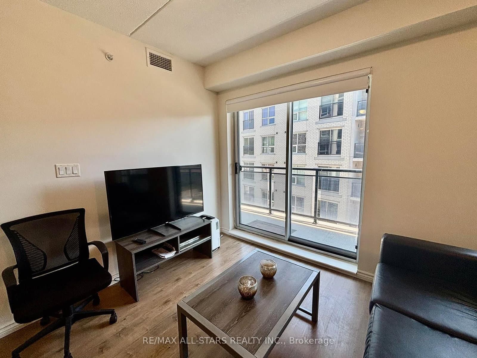 275 Larch Street, Unit 307 thumbnail 3