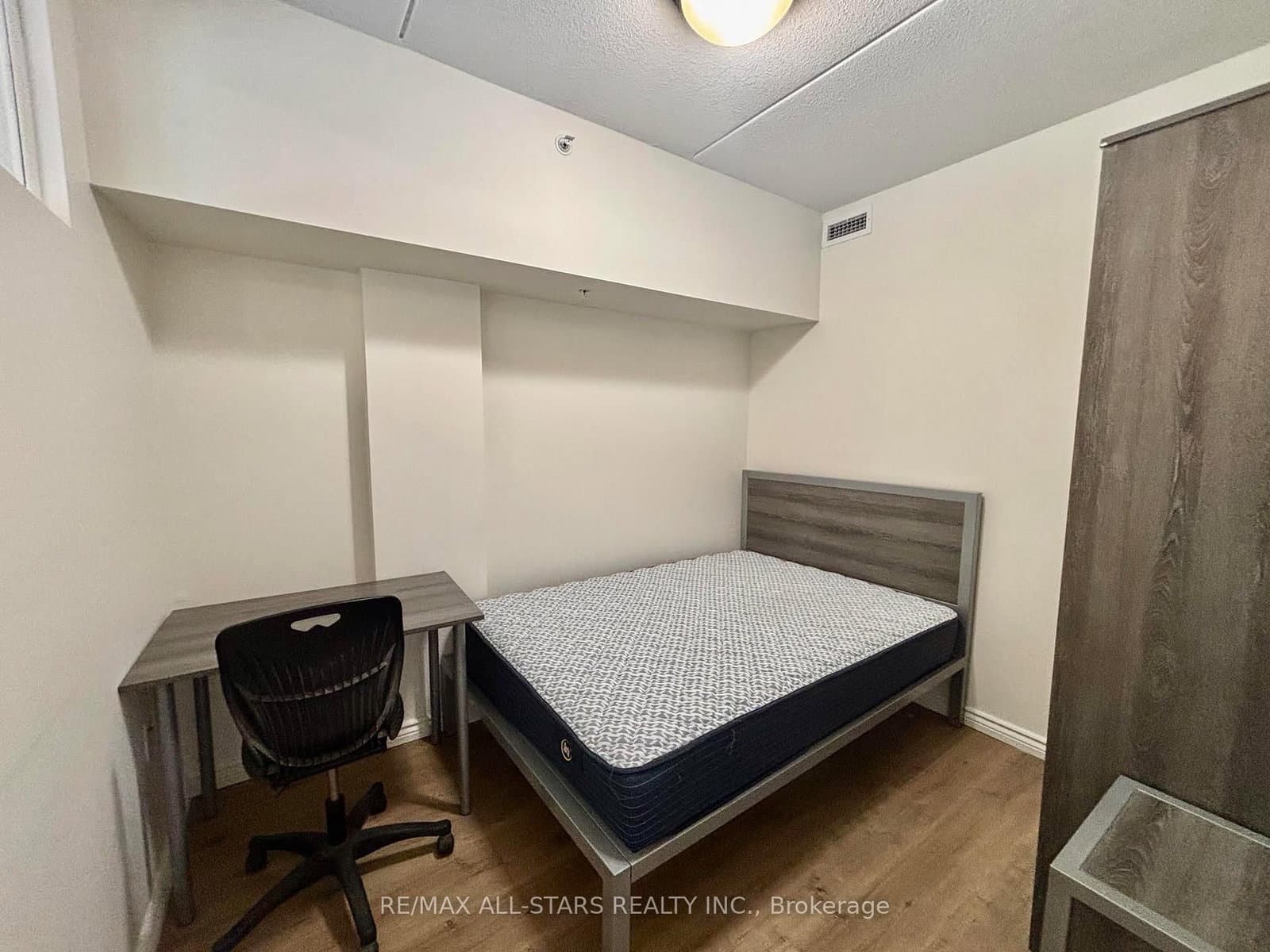 275 Larch Street, Unit 307 thumbnail 5