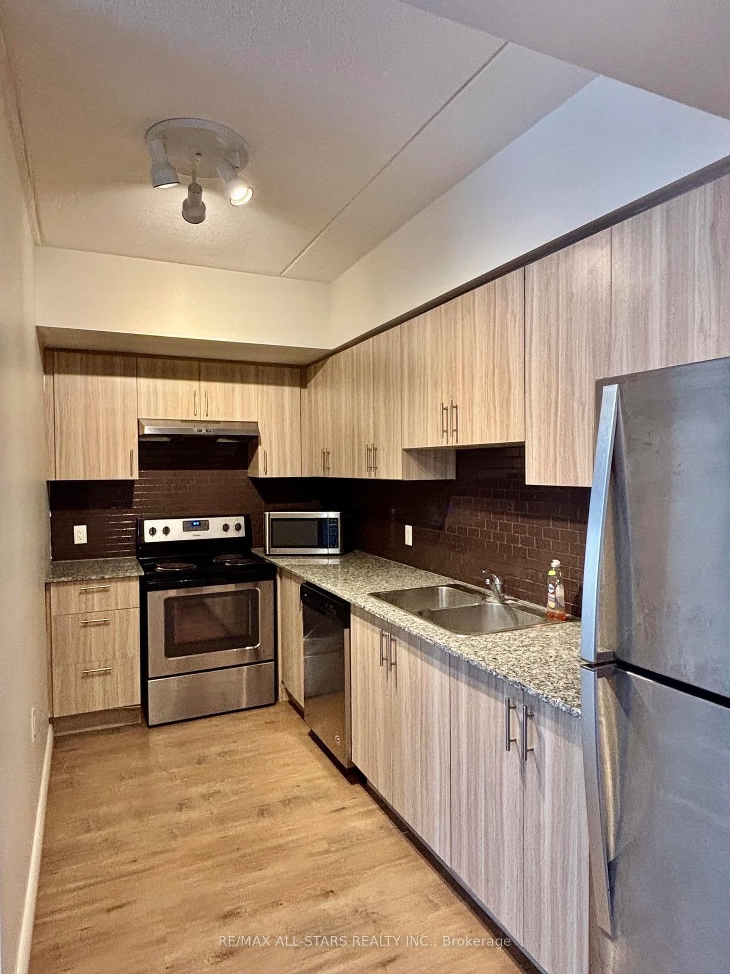 275 Larch Street, Unit 307 thumbnail 6