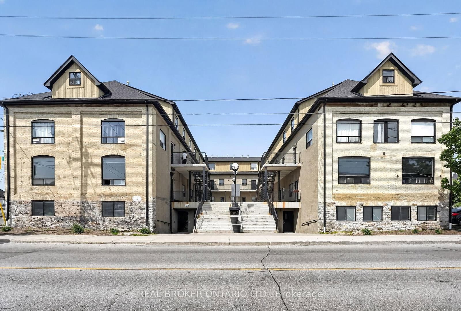 #9 - 12 Bridgeport Road E