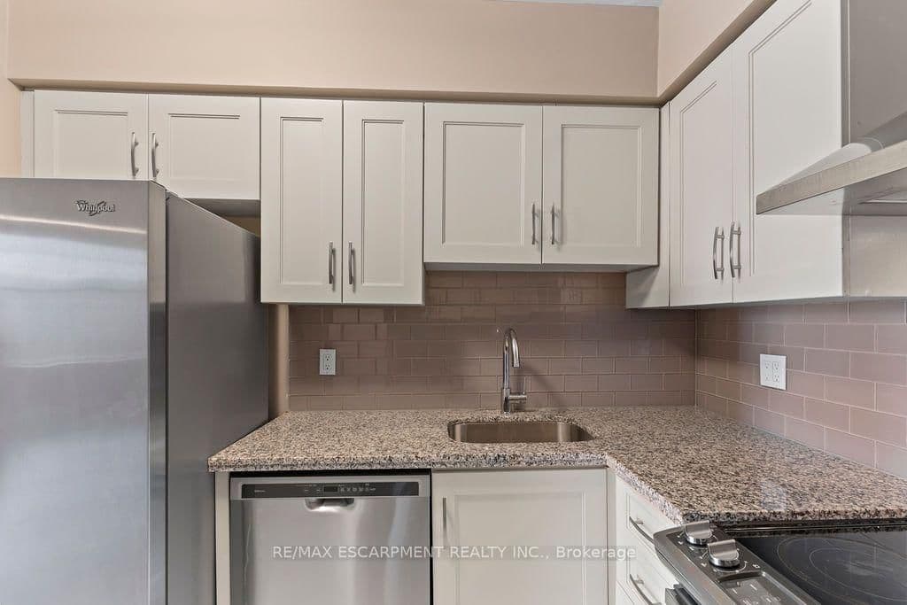 36 James Street S, Unit 810 thumbnail 14
