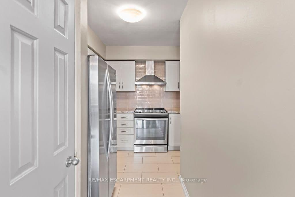 36 James Street S, Unit 810 thumbnail 4