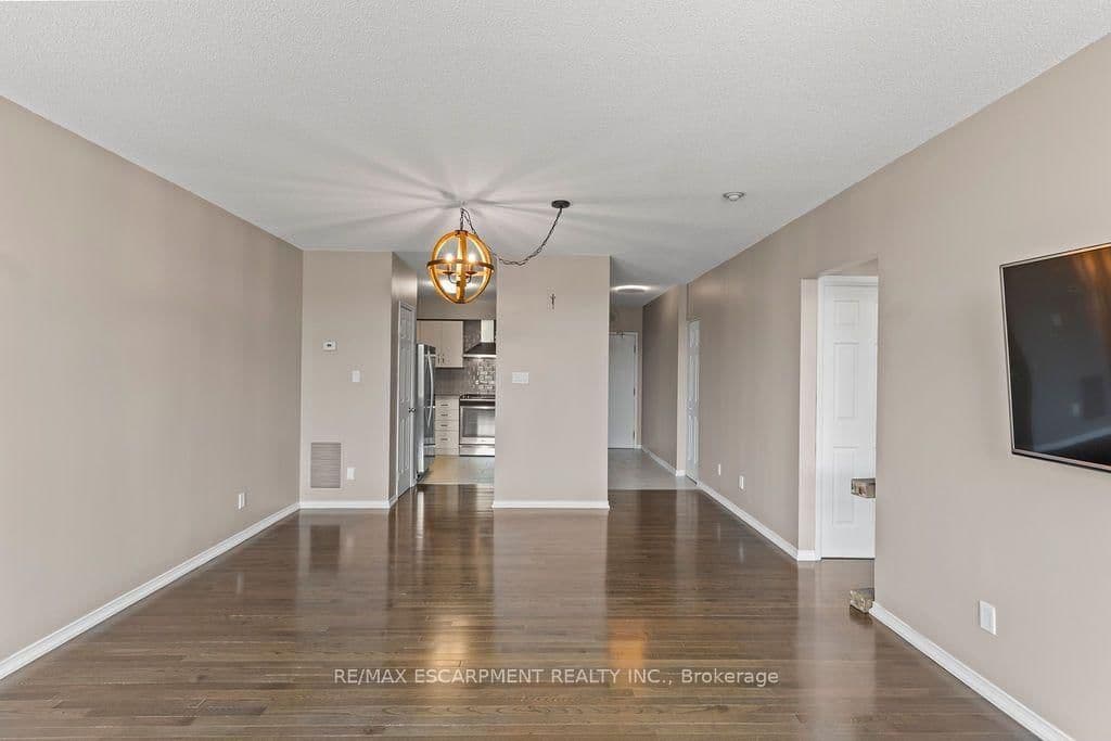 36 James Street S, Unit 810 thumbnail 7