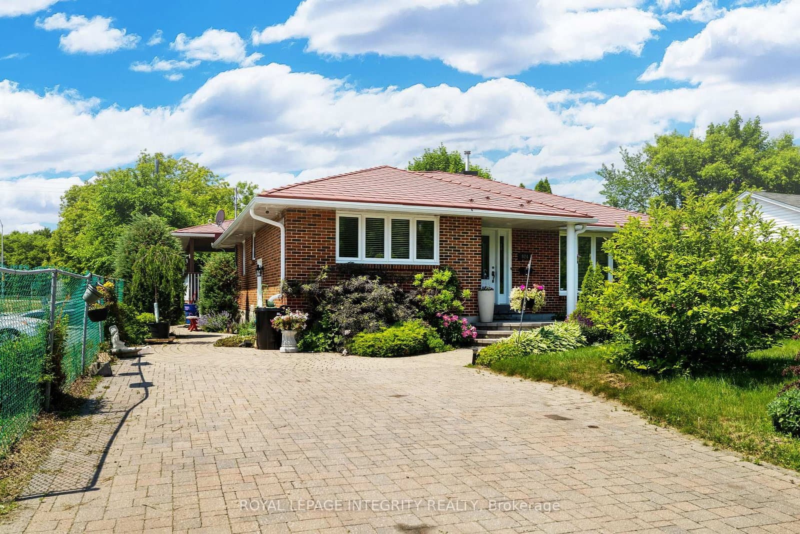 924 REX Avenue thumbnail 2