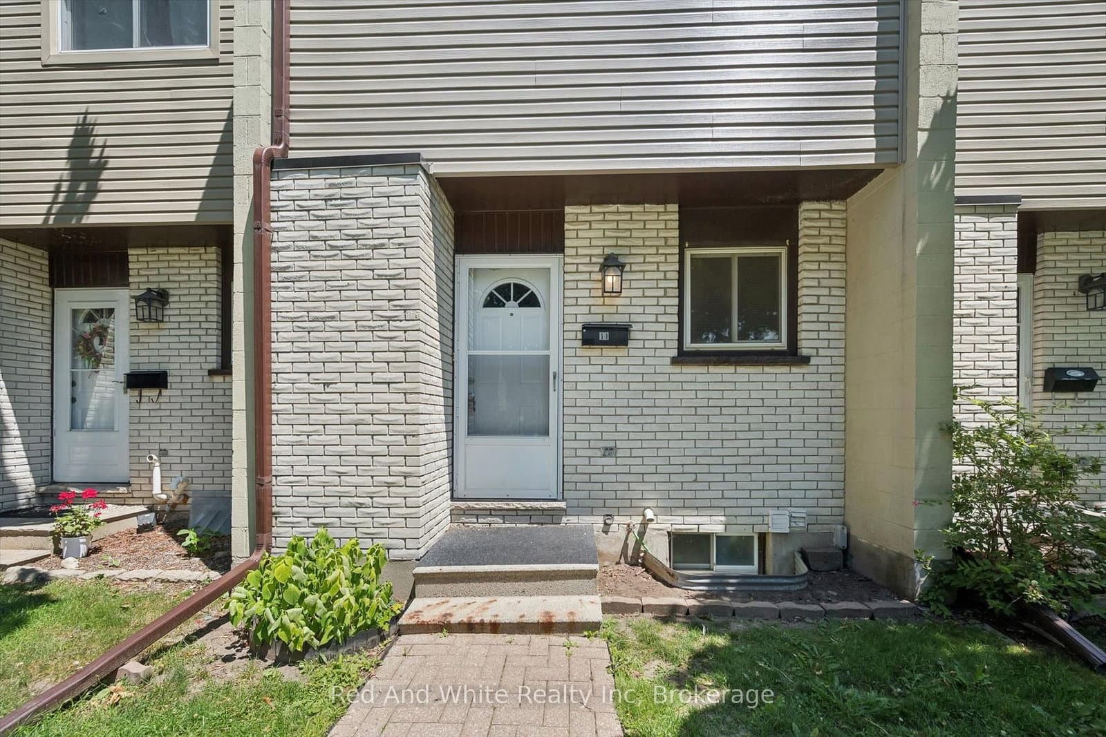 178 Grulke Street, Unit 11 thumbnail 3