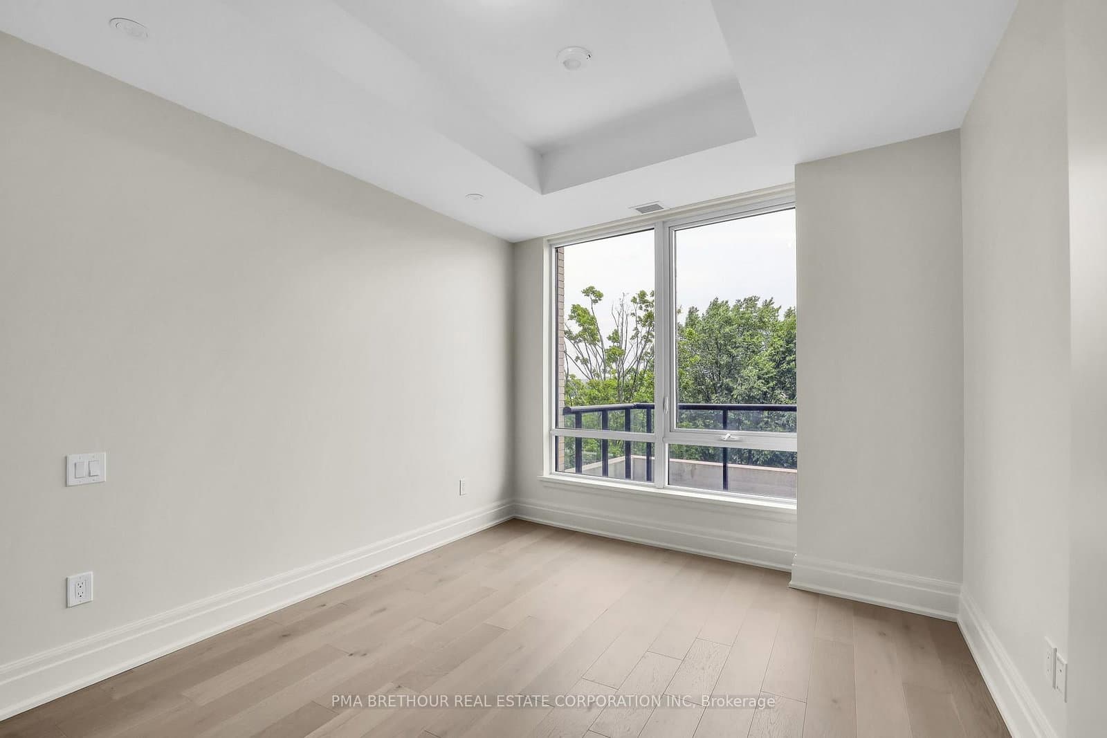 1451 Wellington Street W, Unit 401 thumbnail 19