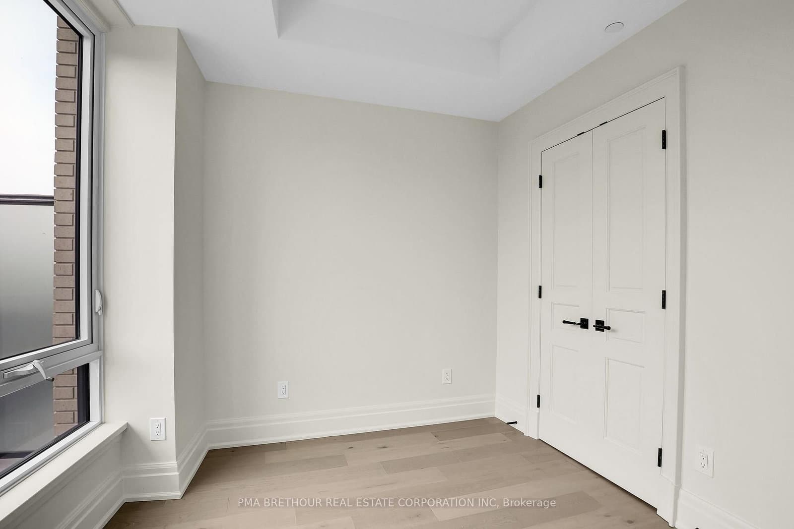 1451 Wellington Street W, Unit 401 thumbnail 24
