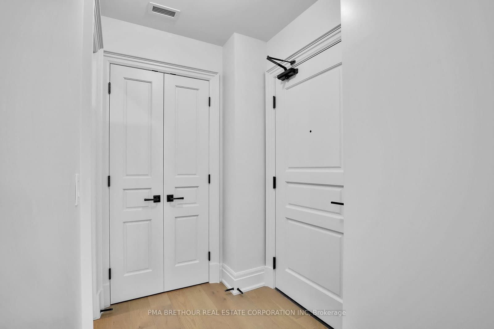 1451 Wellington Street W, Unit 401 thumbnail 6