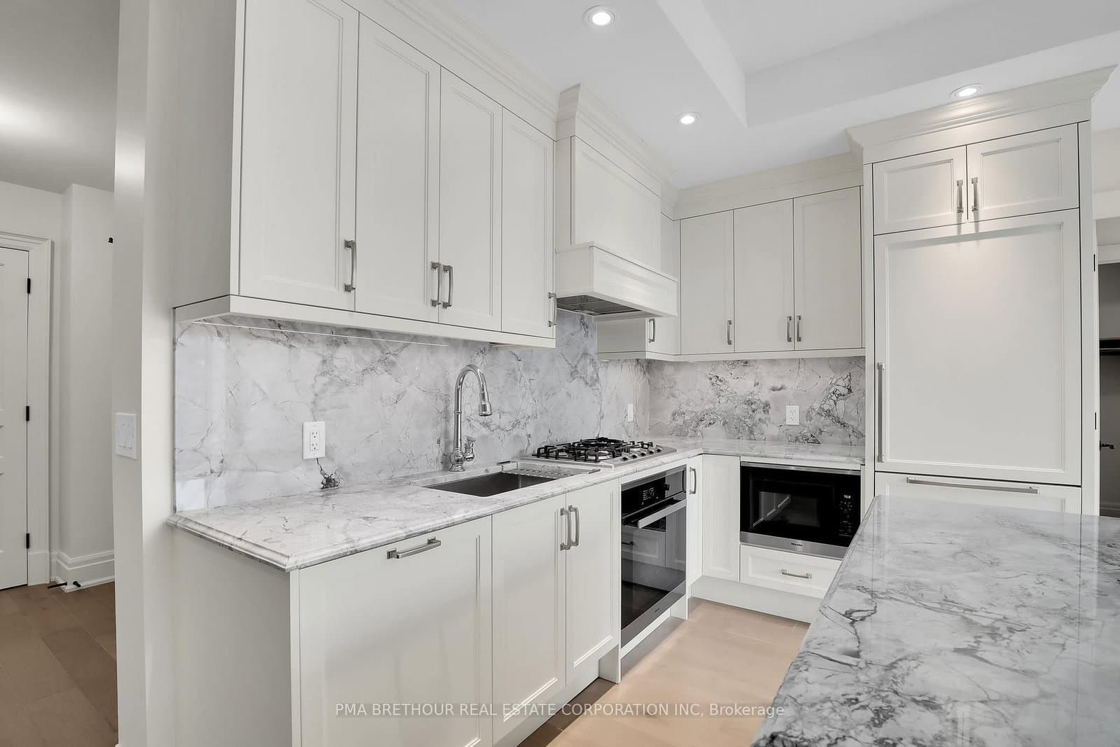 1451 Wellington Street W, Unit 401 thumbnail 9