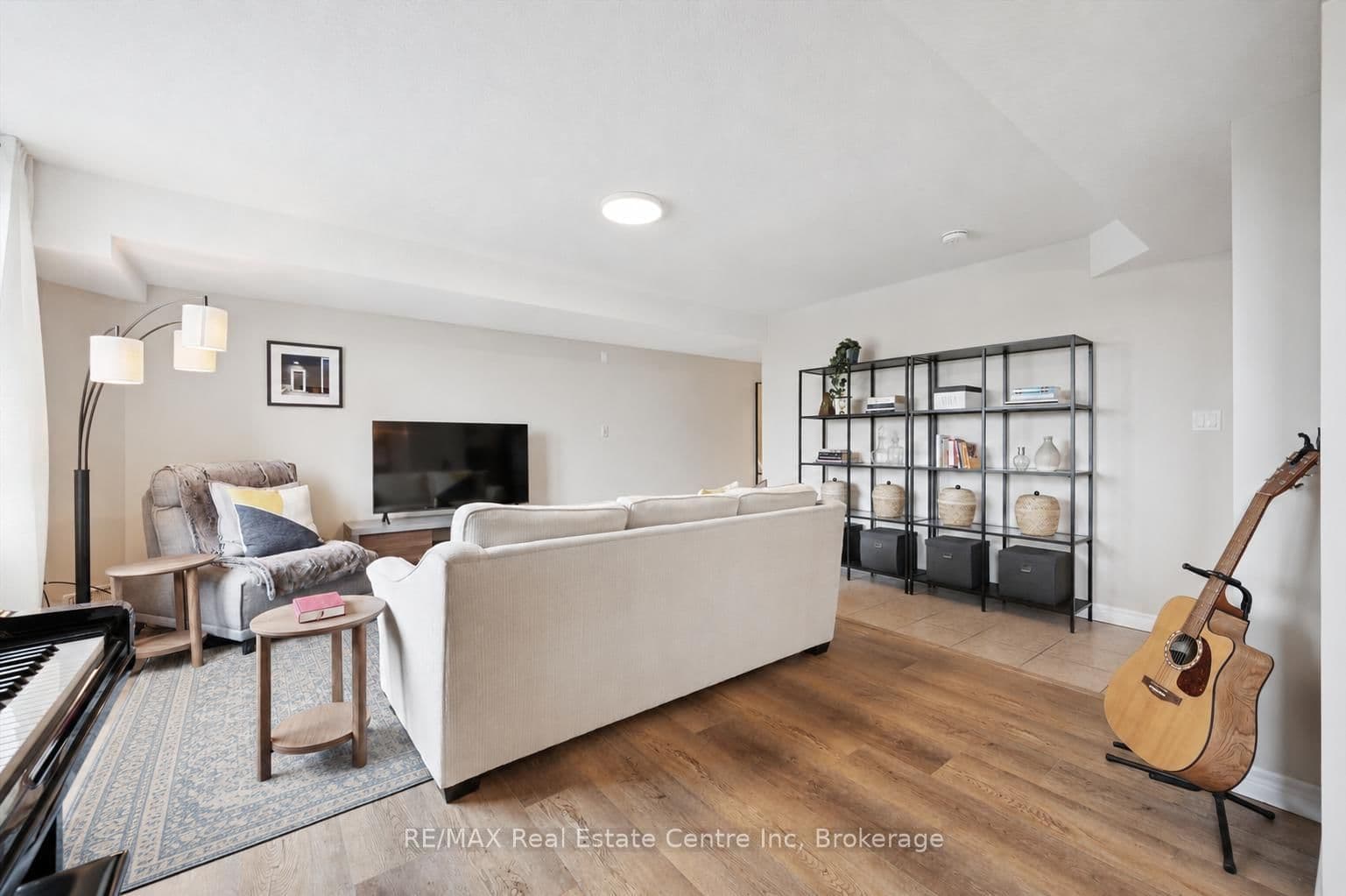904 Paisley Road, Unit 202 thumbnail 6