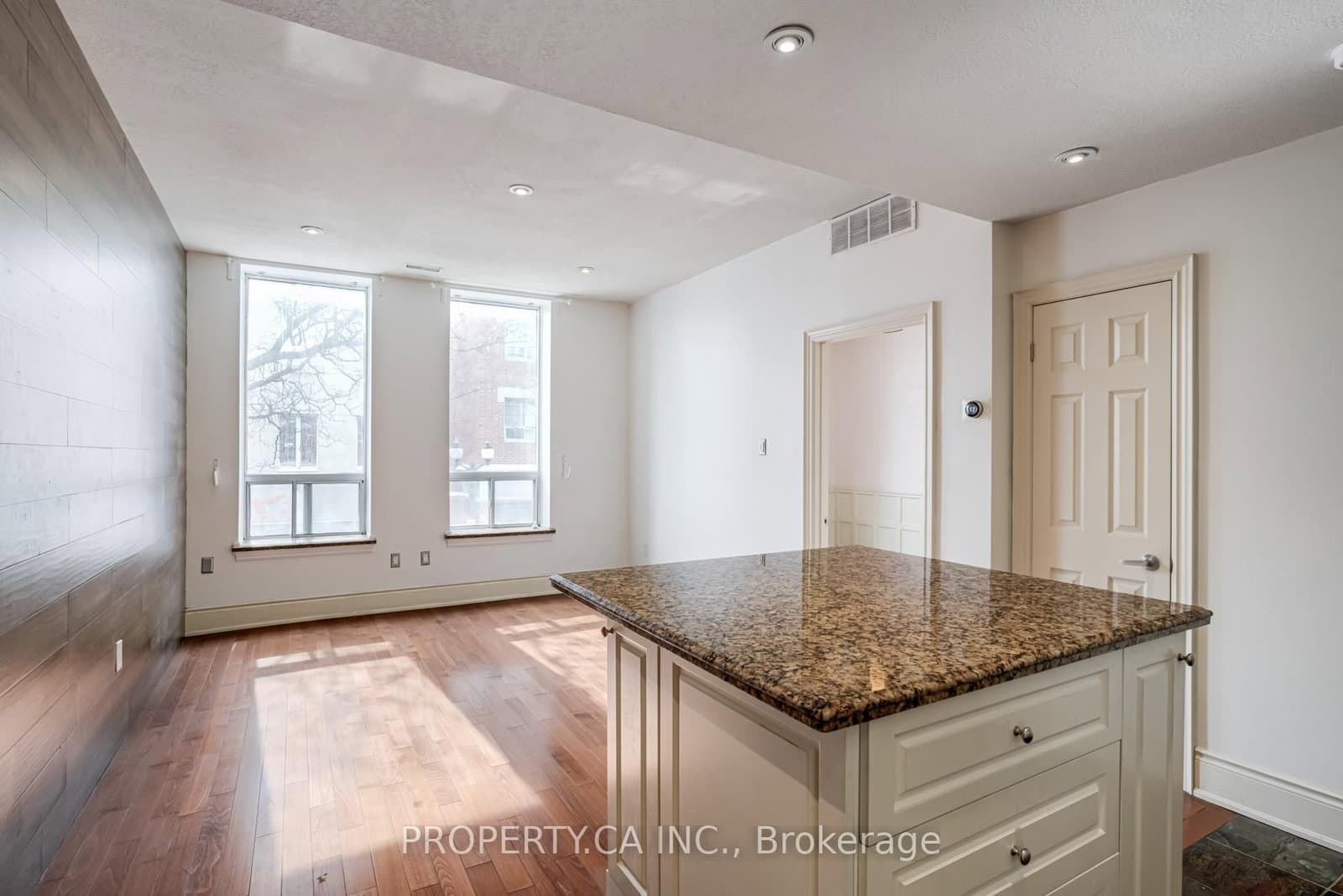 283 King Street E, Unit 201 thumbnail 8