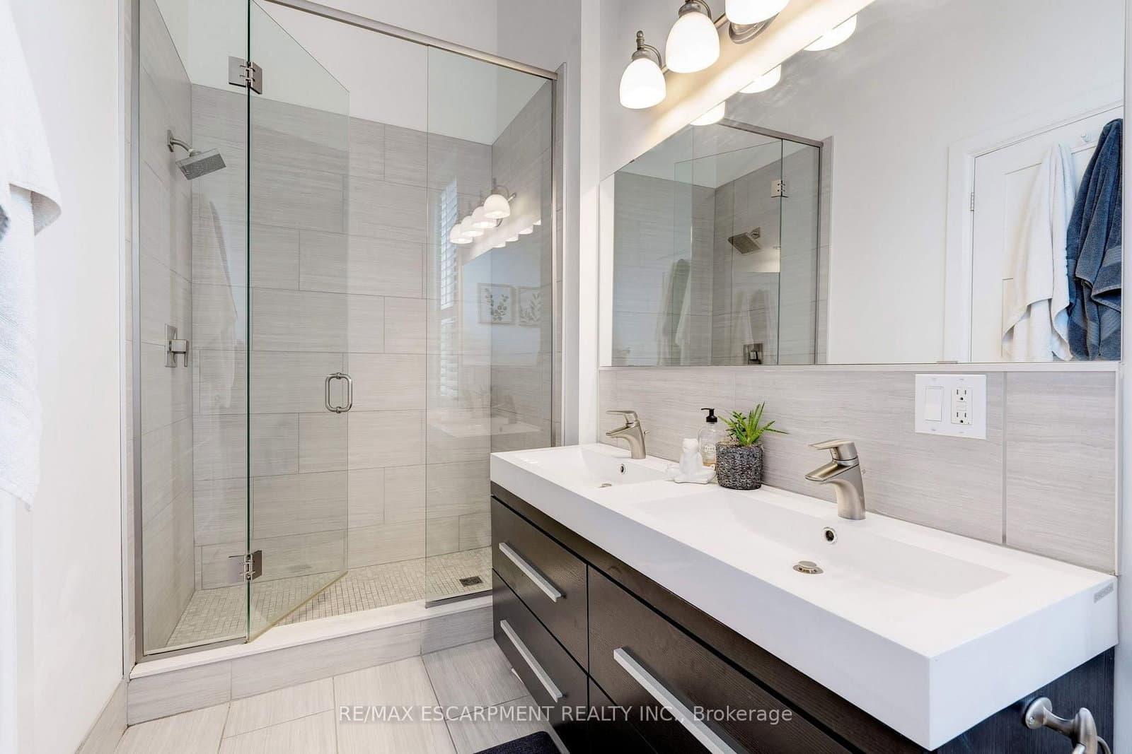 205 KING Street E, Unit 2 thumbnail 33