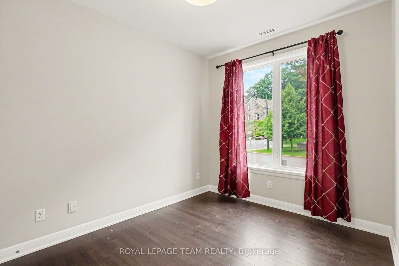 190 Boundstone Way, Unit 104 thumbnail 18