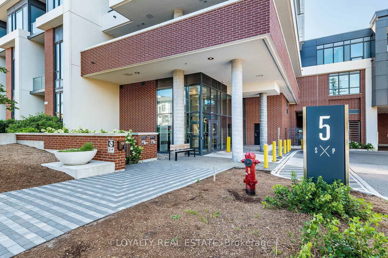 5 Wellington Street S, Unit 207 thumbnail 3