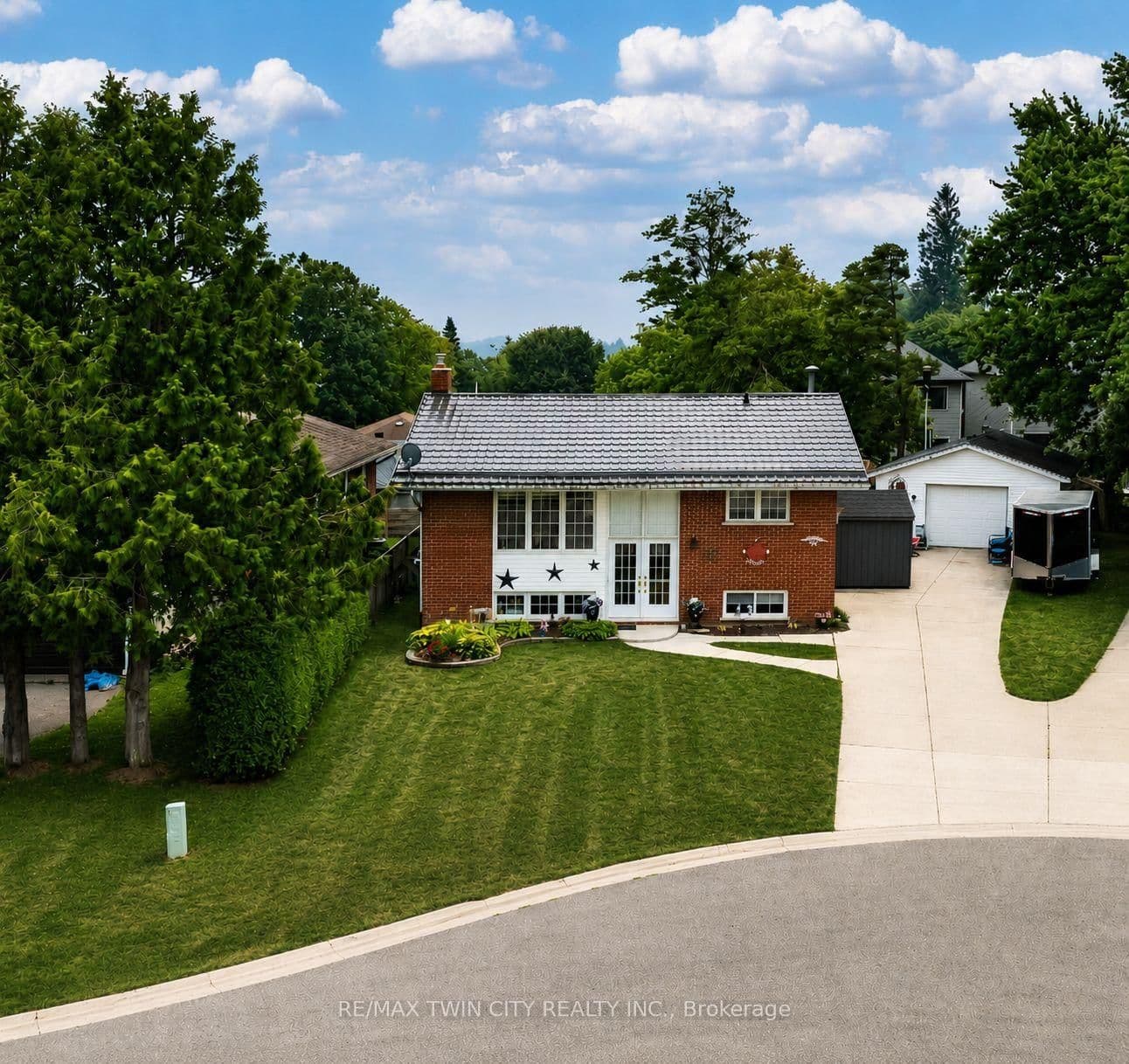 26 Baker Court - Image 1