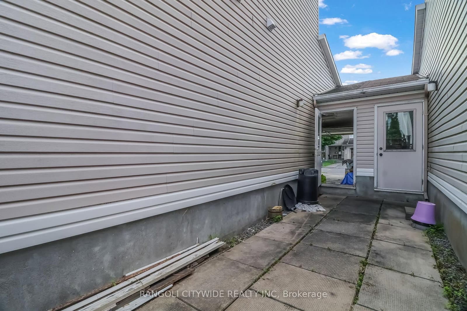 5962 Pineglade Crescent thumbnail 29