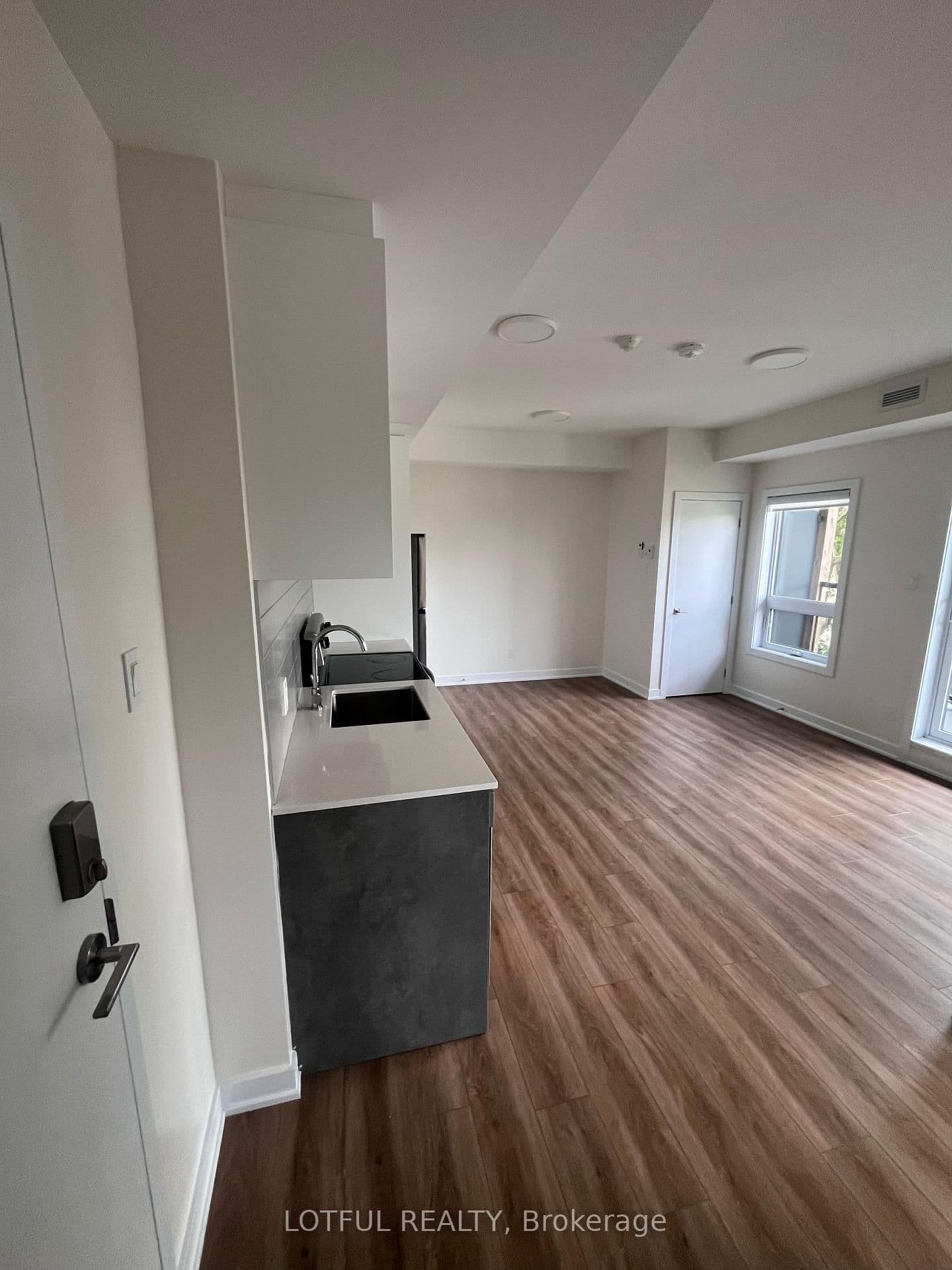 630 Churchill Avenue N, Unit 304 thumbnail 3