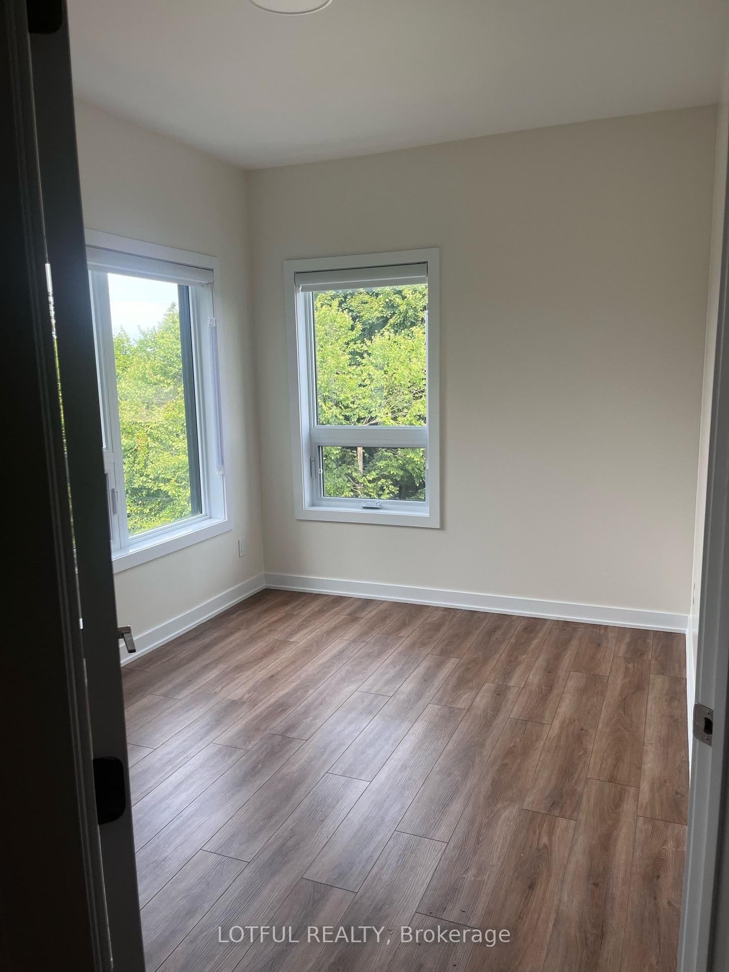 630 Churchill Avenue N, Unit 103 thumbnail 13